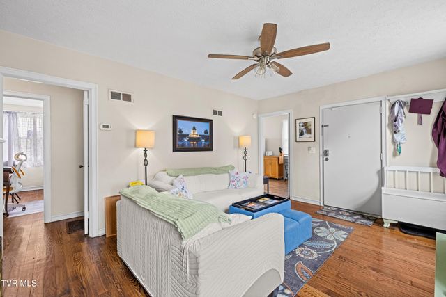 1359 East Center Street, Kingsport, TN 37664