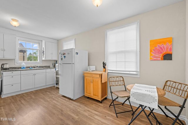 1359 East Center Street, Kingsport, TN 37664