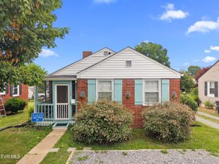 1359 East Center Street, Kingsport, TN 37664