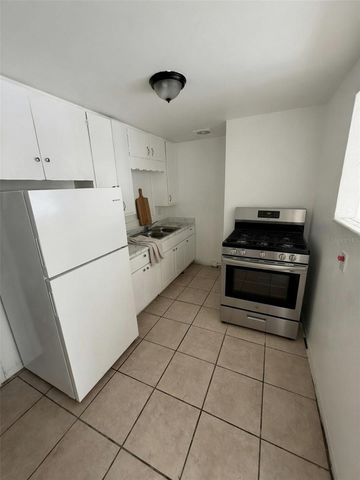 935 17TH AVENUE S, St Petersburg, FL 33705