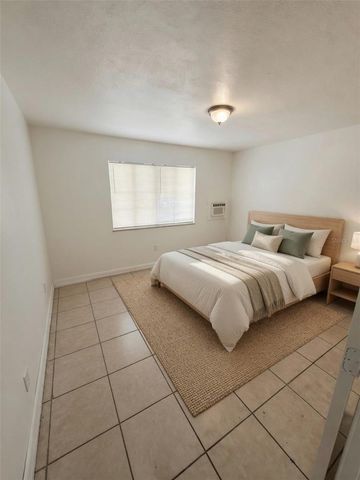 935 17TH AVENUE S, St Petersburg, FL 33705