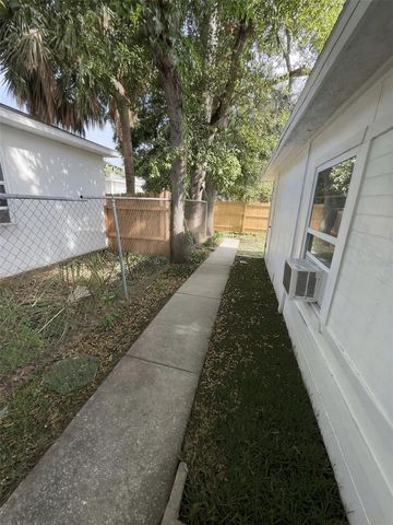 935 17TH AVENUE S, St Petersburg, FL 33705
