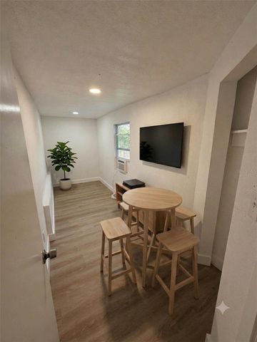 935 17TH AVENUE S, St Petersburg, FL 33705