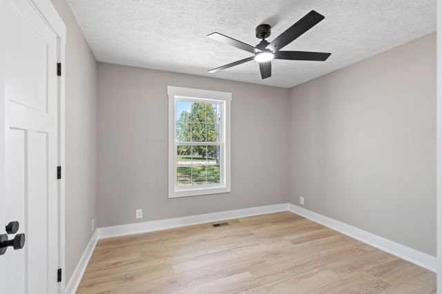 143 Kimberly St, Portland, TN 37148