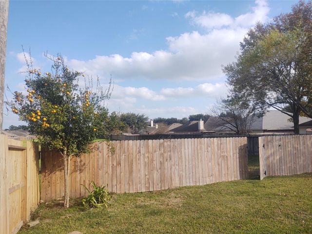 32227 Willow Creek Park, Conroe, TX 77385