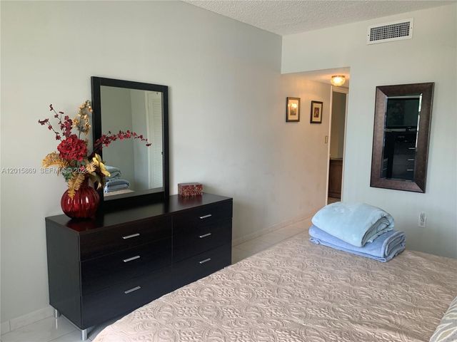 1985 S Ocean Dr MZM, Hallandale Beach, FL 33009