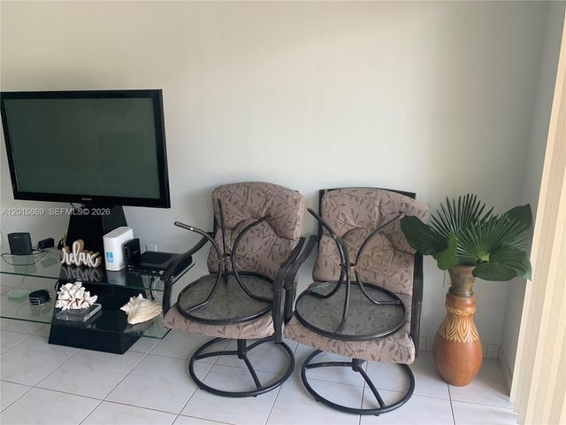 1985 S Ocean Dr MZM, Hallandale Beach, FL 33009
