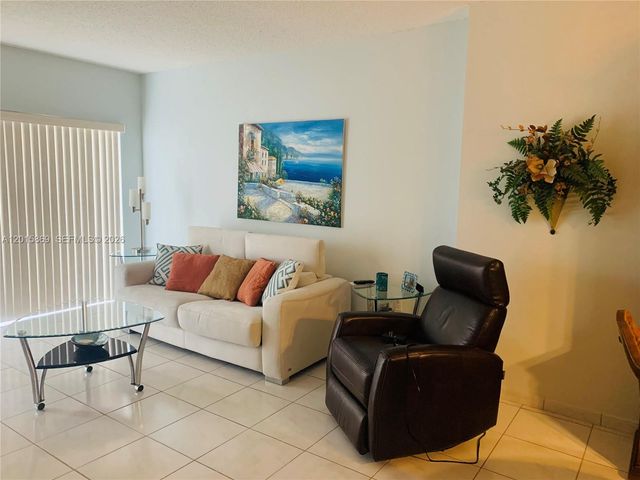 1985 S Ocean Dr MZM, Hallandale Beach, FL 33009