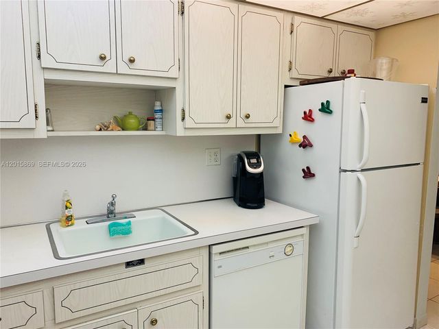 1985 S Ocean Dr MZM, Hallandale Beach, FL 33009