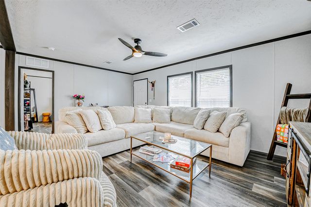 8903 C E King Parkway Trl 196, Houston, TX 77044