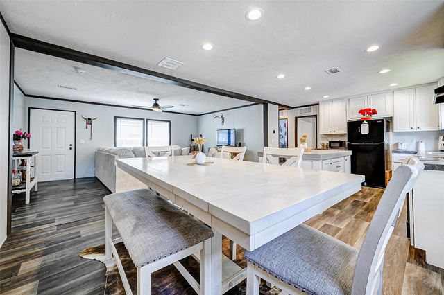 8903 C E King Parkway Trl 196, Houston, TX 77044