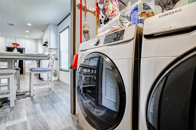 8903 C E King Parkway Trl 196, Houston, TX 77044