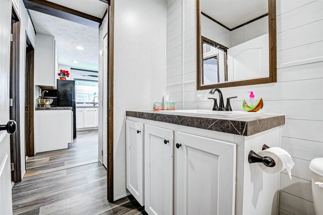 8903 C E King Parkway Trl 196, Houston, TX 77044