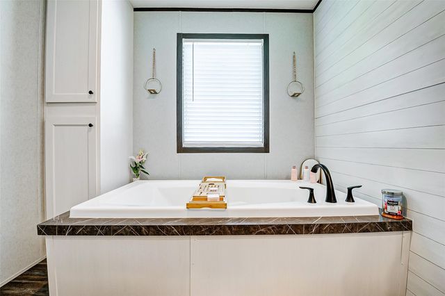 8903 C E King Parkway Trl 196, Houston, TX 77044