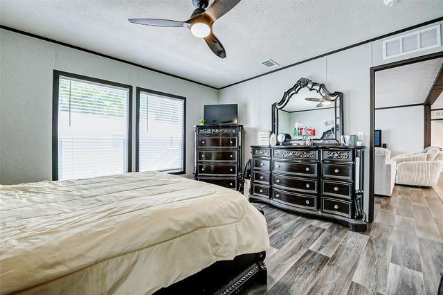 8903 C E King Parkway Trl 196, Houston, TX 77044