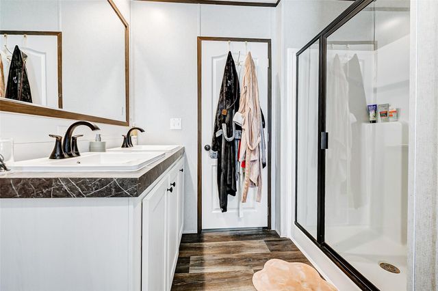 8903 C E King Parkway Trl 196, Houston, TX 77044