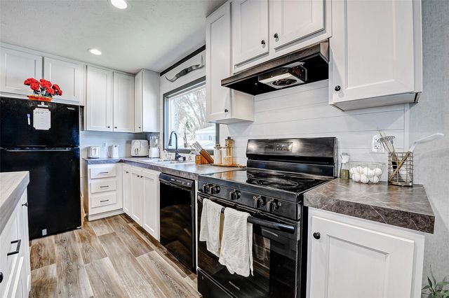 8903 C E King Parkway Trl 196, Houston, TX 77044