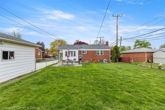 3835 Grange Road, Trenton, MI 48183