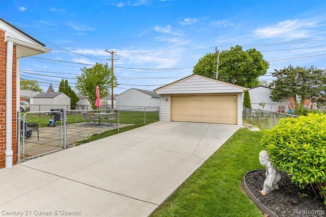 3835 Grange Road, Trenton, MI 48183