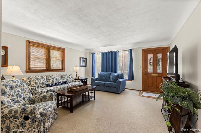 3835 Grange Road, Trenton, MI 48183