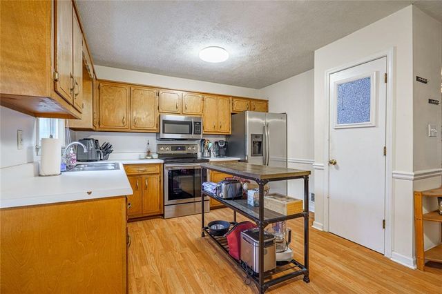 2810 Crystal Brooke Lane, Snellville, GA 30078