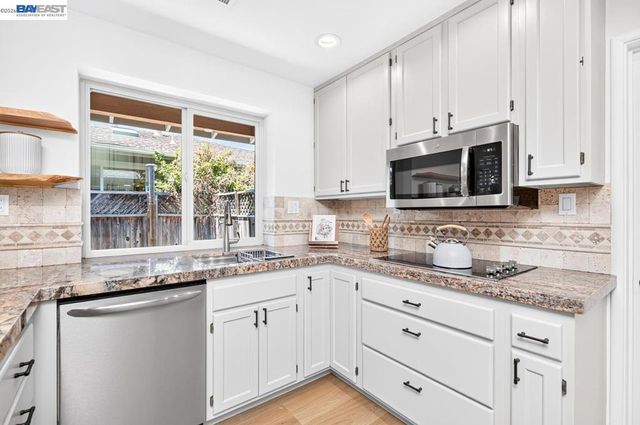 5223 Crane Ave, Castro Valley, CA 94546