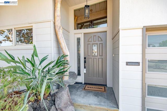 5223 Crane Ave, Castro Valley, CA 94546