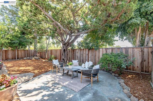 5223 Crane Ave, Castro Valley, CA 94546