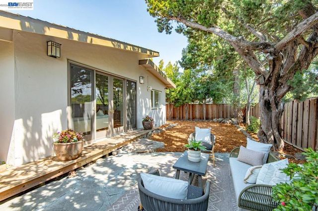 5223 Crane Ave, Castro Valley, CA 94546