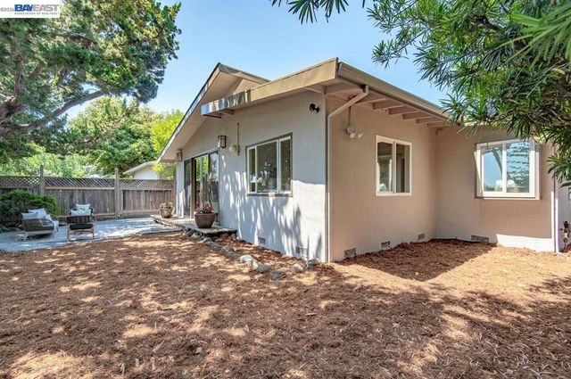 5223 Crane Ave, Castro Valley, CA 94546