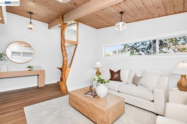 5223 Crane Ave, Castro Valley, CA 94546