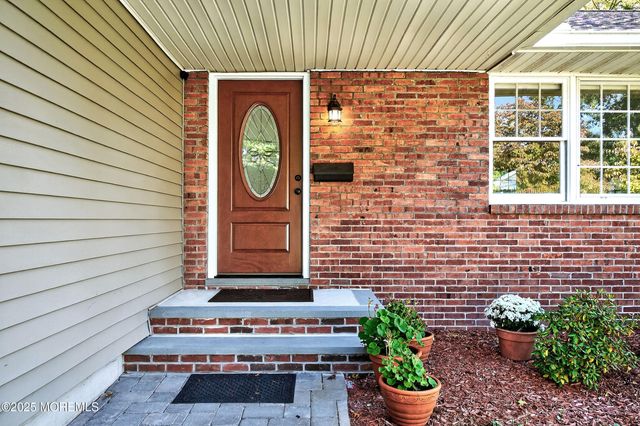 7 Sunset Avenue, Matawan, NJ 07747