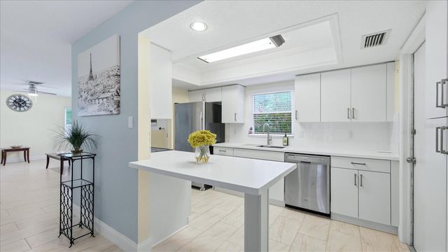 6233 ROCKEFELLER AVENUE, Sarasota, FL 34231