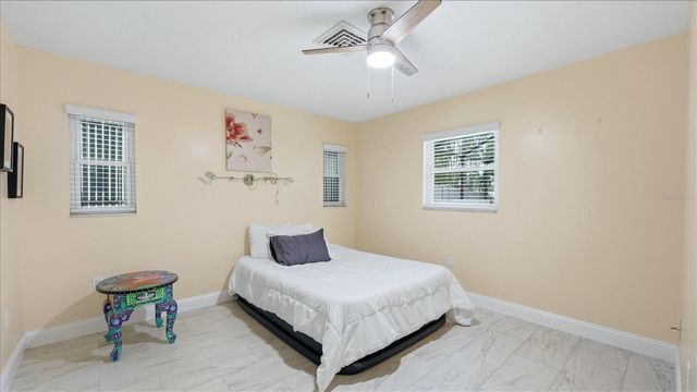 6233 ROCKEFELLER AVENUE, Sarasota, FL 34231
