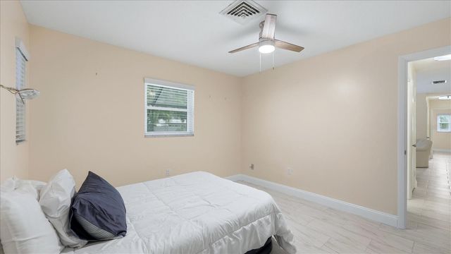 6233 ROCKEFELLER AVENUE, Sarasota, FL 34231