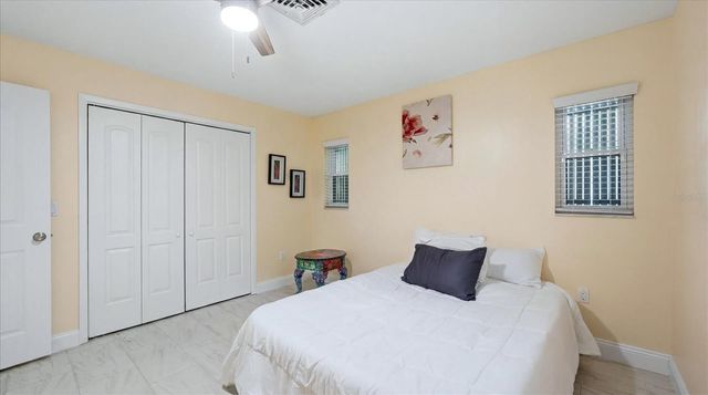 6233 ROCKEFELLER AVENUE, Sarasota, FL 34231