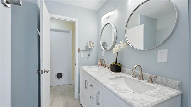 6233 ROCKEFELLER AVENUE, Sarasota, FL 34231