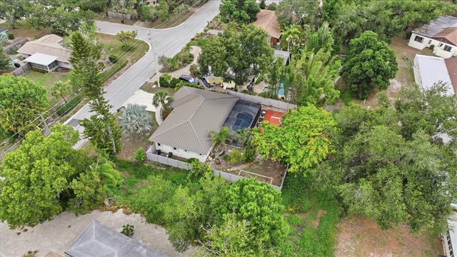 6233 ROCKEFELLER AVENUE, Sarasota, FL 34231