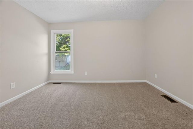 15621 W 125th Terrace, Olathe, KS 66062