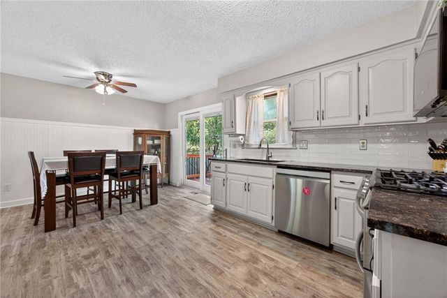 15621 W 125th Terrace, Olathe, KS 66062