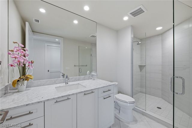 13665 Vanderbilt DR 404, Naples, FL 34110