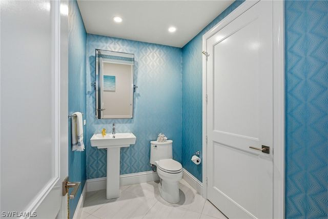 13665 Vanderbilt DR 404, Naples, FL 34110