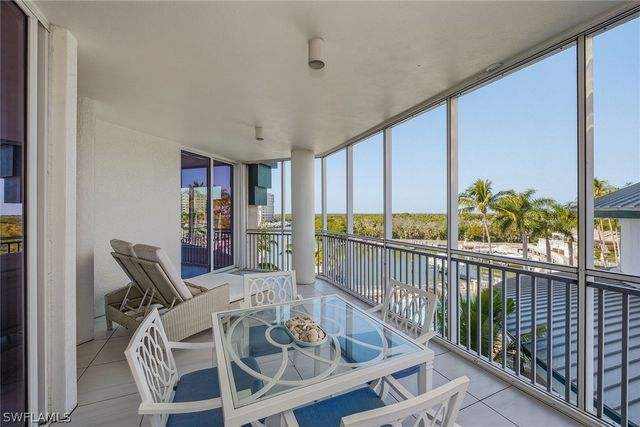 13665 Vanderbilt DR 404, Naples, FL 34110