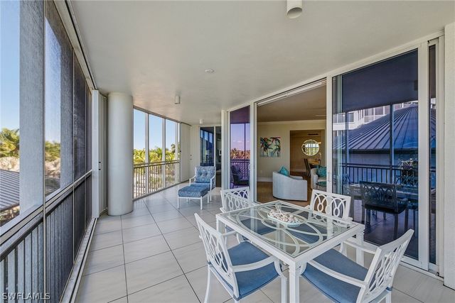 13665 Vanderbilt DR 404, Naples, FL 34110