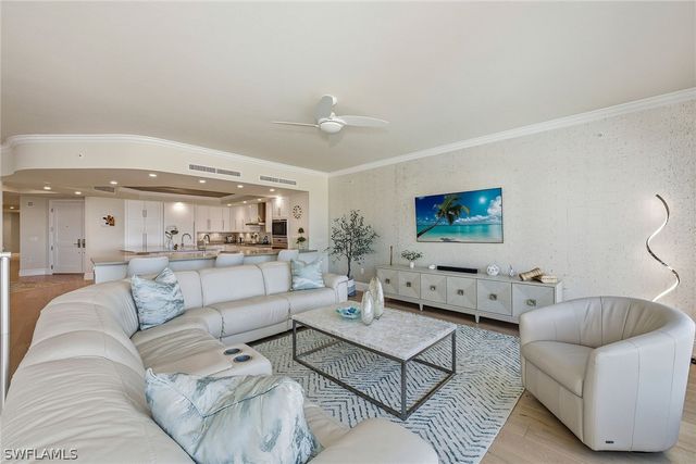 13665 Vanderbilt DR 404, Naples, FL 34110