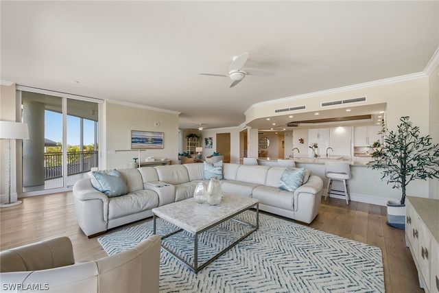 13665 Vanderbilt DR 404, Naples, FL 34110