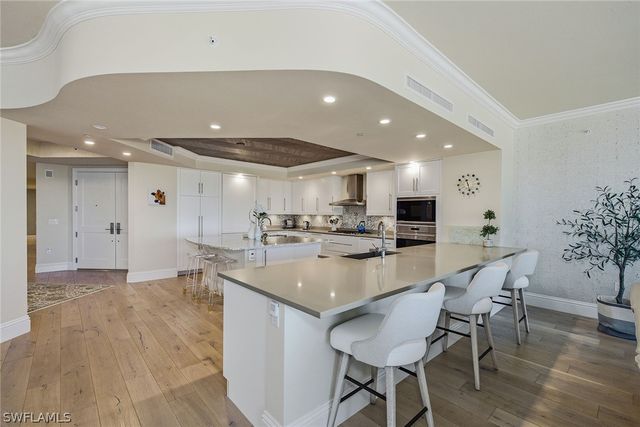 13665 Vanderbilt DR 404, Naples, FL 34110