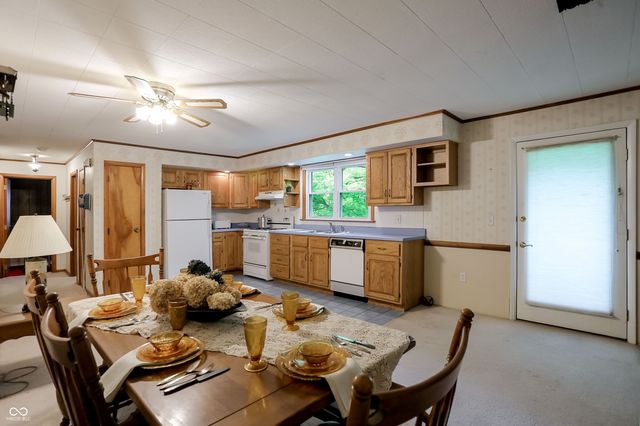 1609 E Woodland Drive, Bloomington, IN 47408