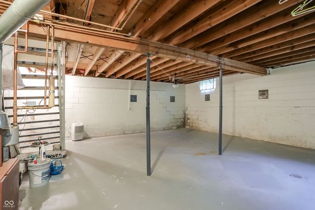 1609 E Woodland Drive, Bloomington, IN 47408