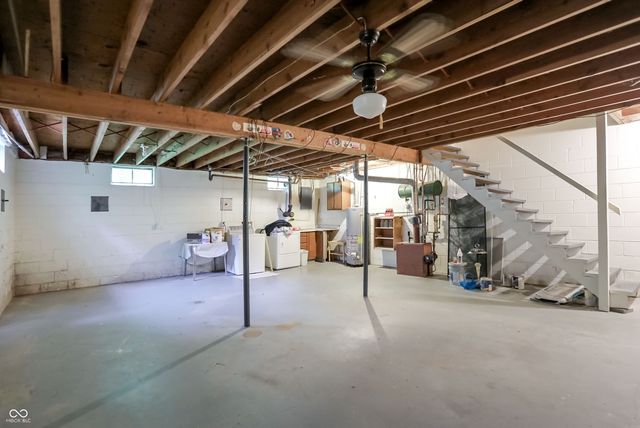 1609 E Woodland Drive, Bloomington, IN 47408